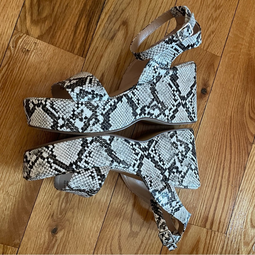 Urban Outfitters UO Y2K Platform Wedge Snakeskin Sandals Snake Print Heels